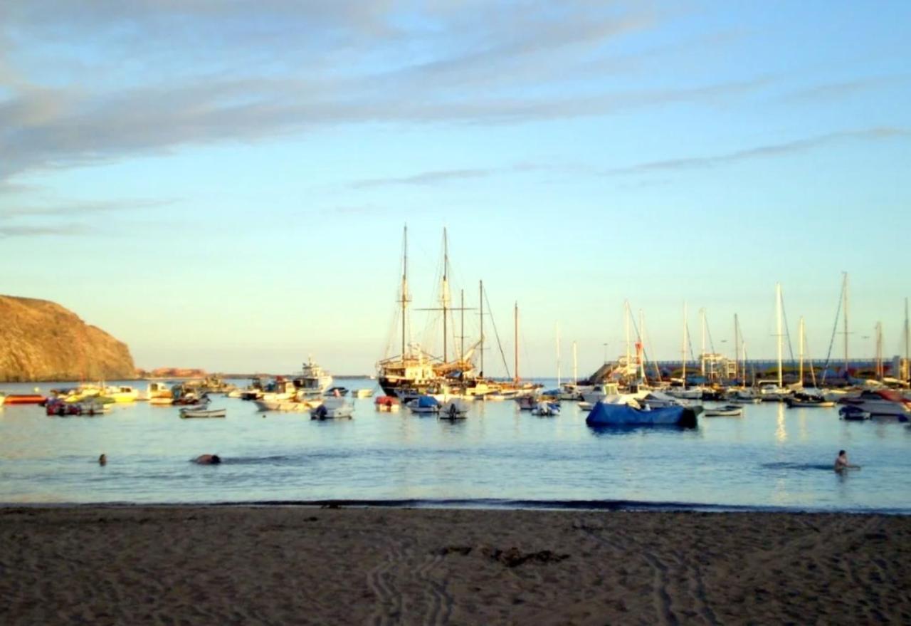 Anna Beautiful In The First Oceanline In Cristianos. Apartament
